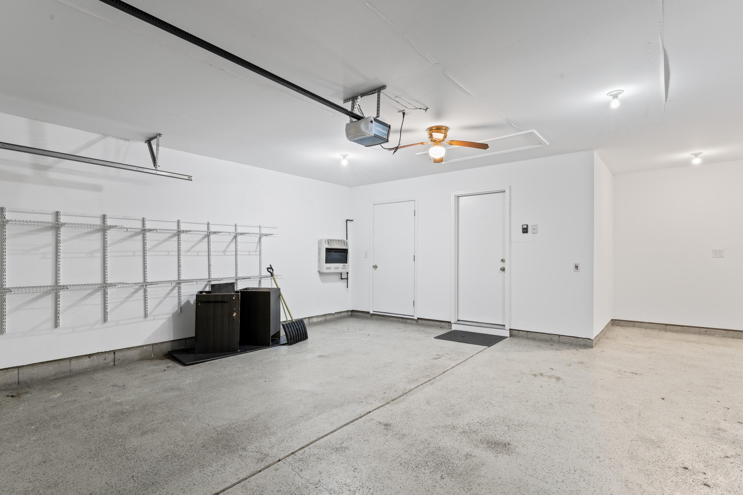 Schererville, Indiana 46375, United States, 2 Bedrooms Bedrooms, ,2 BathroomsBathrooms,Residential,Pending,84621