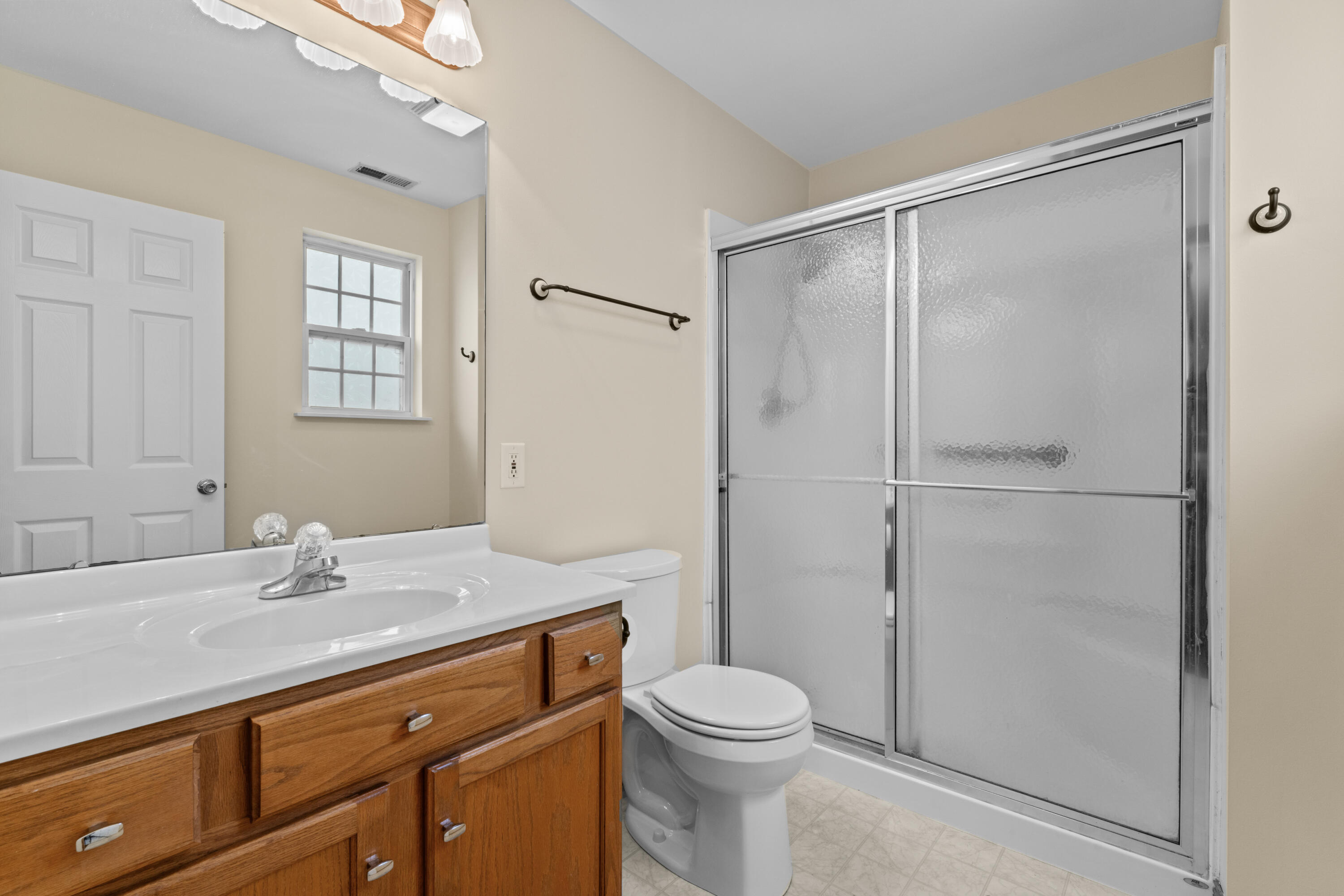 Schererville, Indiana 46375, United States, 2 Bedrooms Bedrooms, ,2 BathroomsBathrooms,Residential,Pending,84621