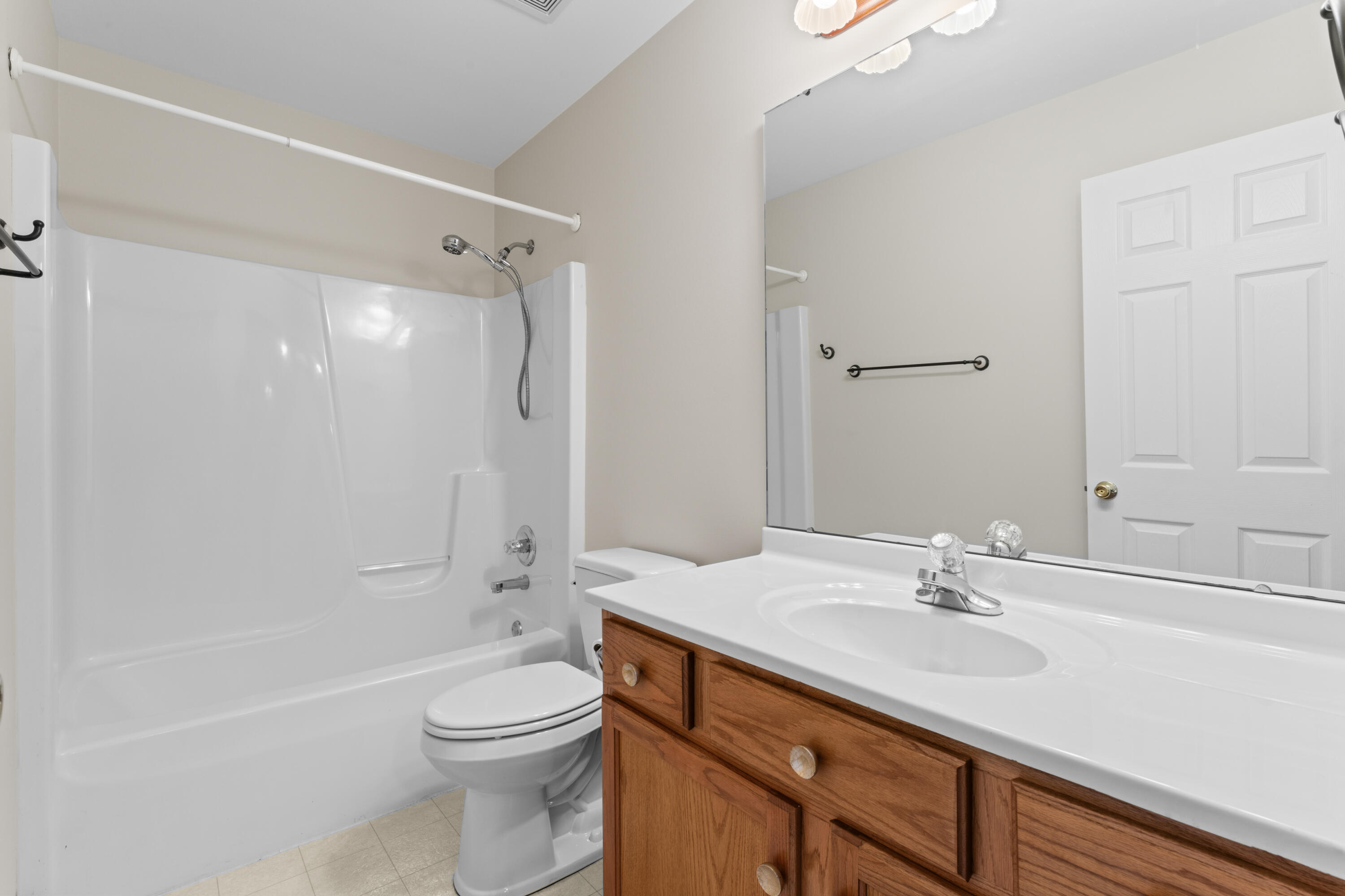 Schererville, Indiana 46375, United States, 2 Bedrooms Bedrooms, ,2 BathroomsBathrooms,Residential,Pending,84621