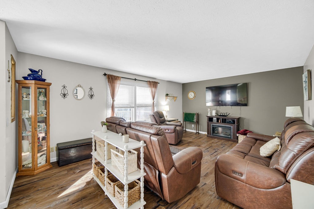 Photo of 902 S Lake Park Avenue, Hobart, IN 46342 (MLS # 847403)