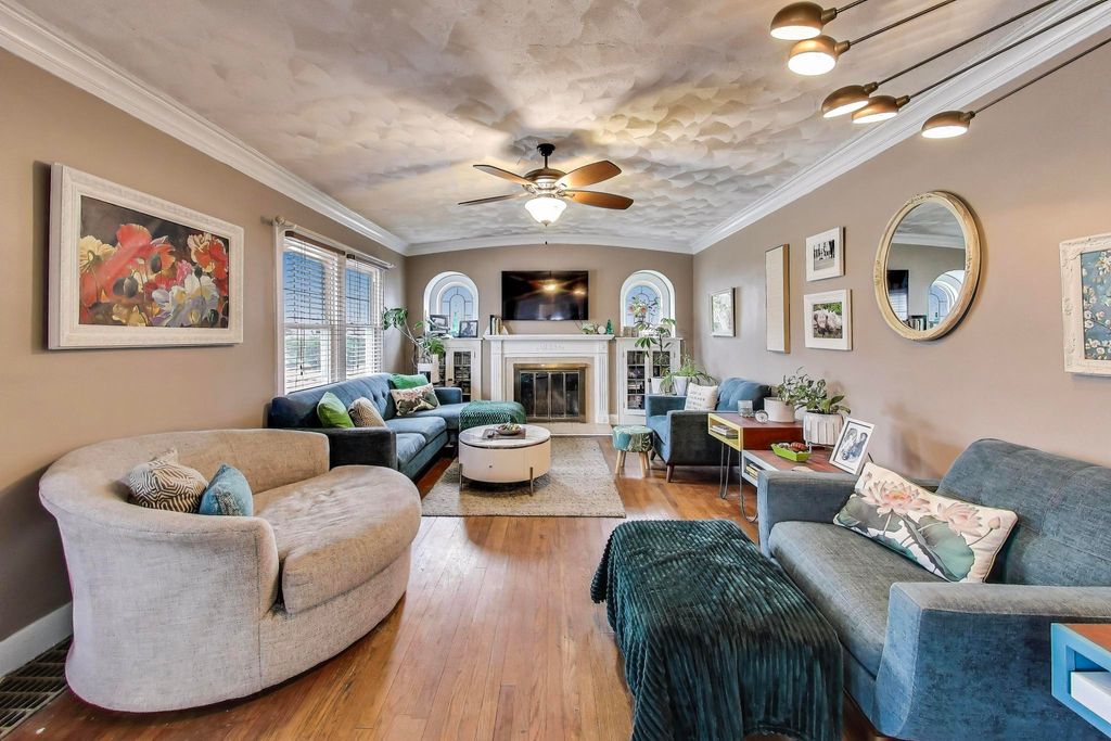 Photo of 453 Chestnut Street, Valparaiso, IN 46385 (MLS # 832099)