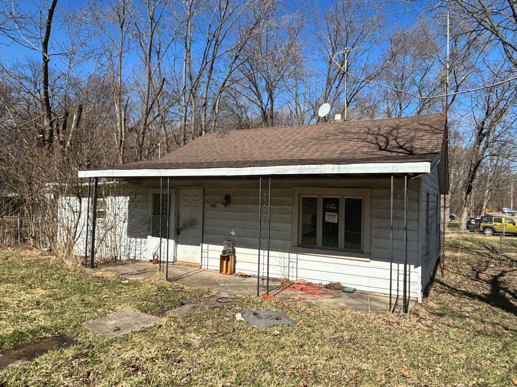 Photo of 52 E 36th Avenue, Hobart, IN 46342 (MLS # 835188)