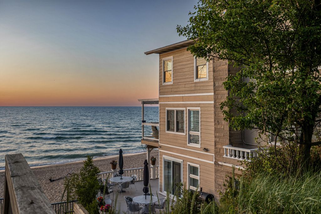 Photo of 2300 Lake Shore Drive, Long Beach, IN 46360 (MLS # 839855)