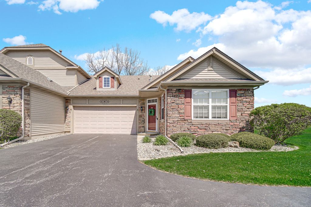 Photo of 1307 Marigold Place, Schererville, IN 46375 (MLS # 837405)