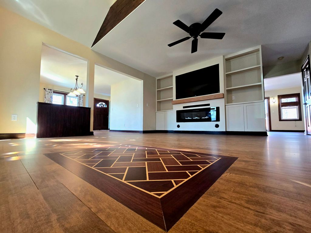 Photo of 808 E 3rd Street, Hobart, IN 46342 (MLS # 836402)