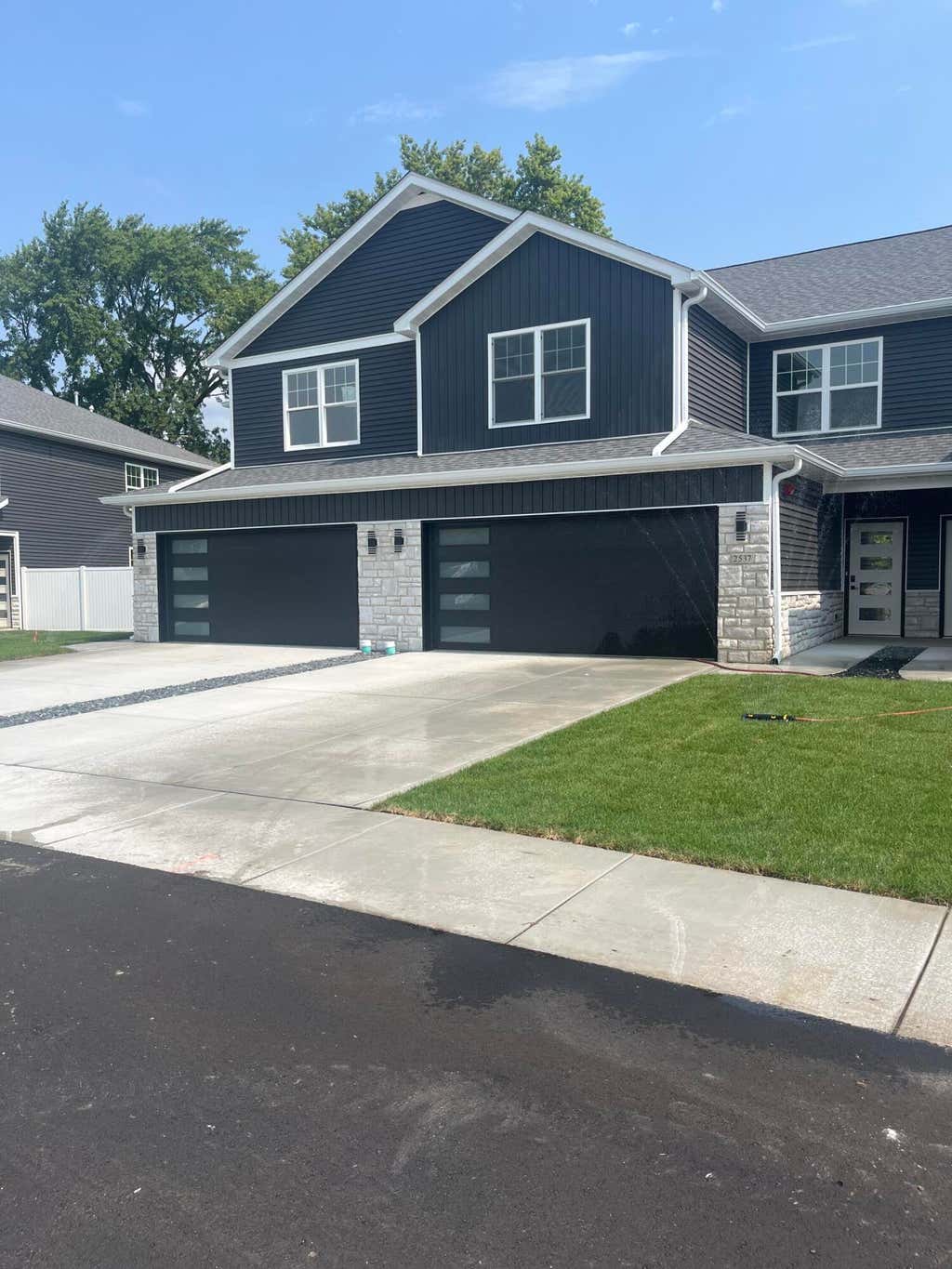 Photo of 2537 Longwood Drive, Highland, IN 46322 (MLS # 843060)