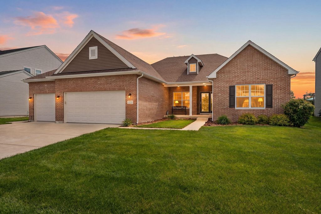 Photo of 13215 Rutledge Place, Crown Point, IN 46307 (MLS # 839824)