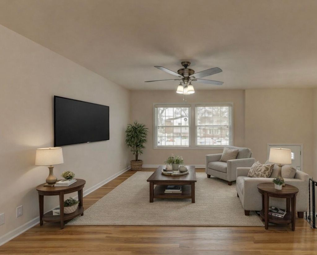 Photo of 819 N Oakwood Street, Griffith, IN 46319 (MLS # 832294)