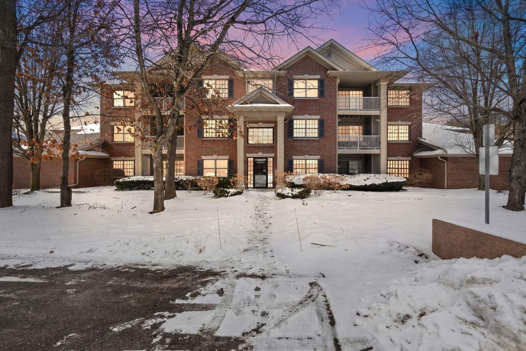 Photo of 10404 White Oak Lane #2a, Munster, IN 46321 (MLS # 835829)