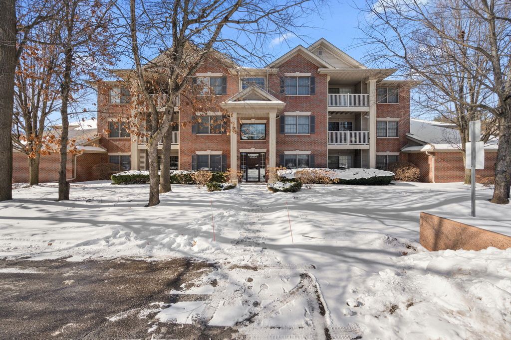 Photo of 10404 White Oak Lane #2a, Munster, IN 46321 (MLS # 835829)