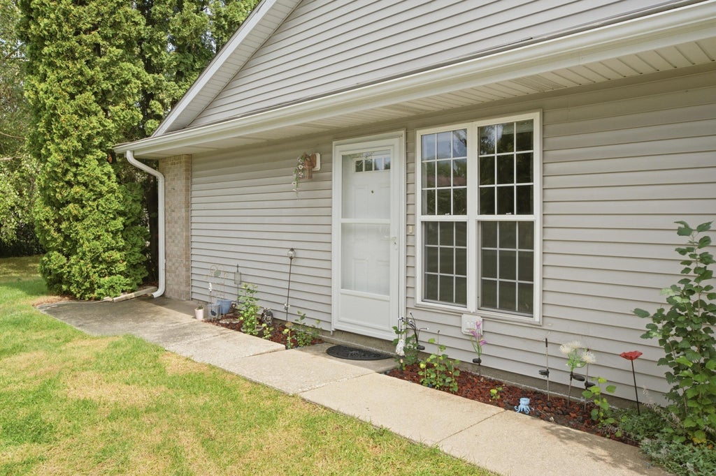 Photo of 1954 David Drive, Chesterton, IN 46304 (MLS # 845895)