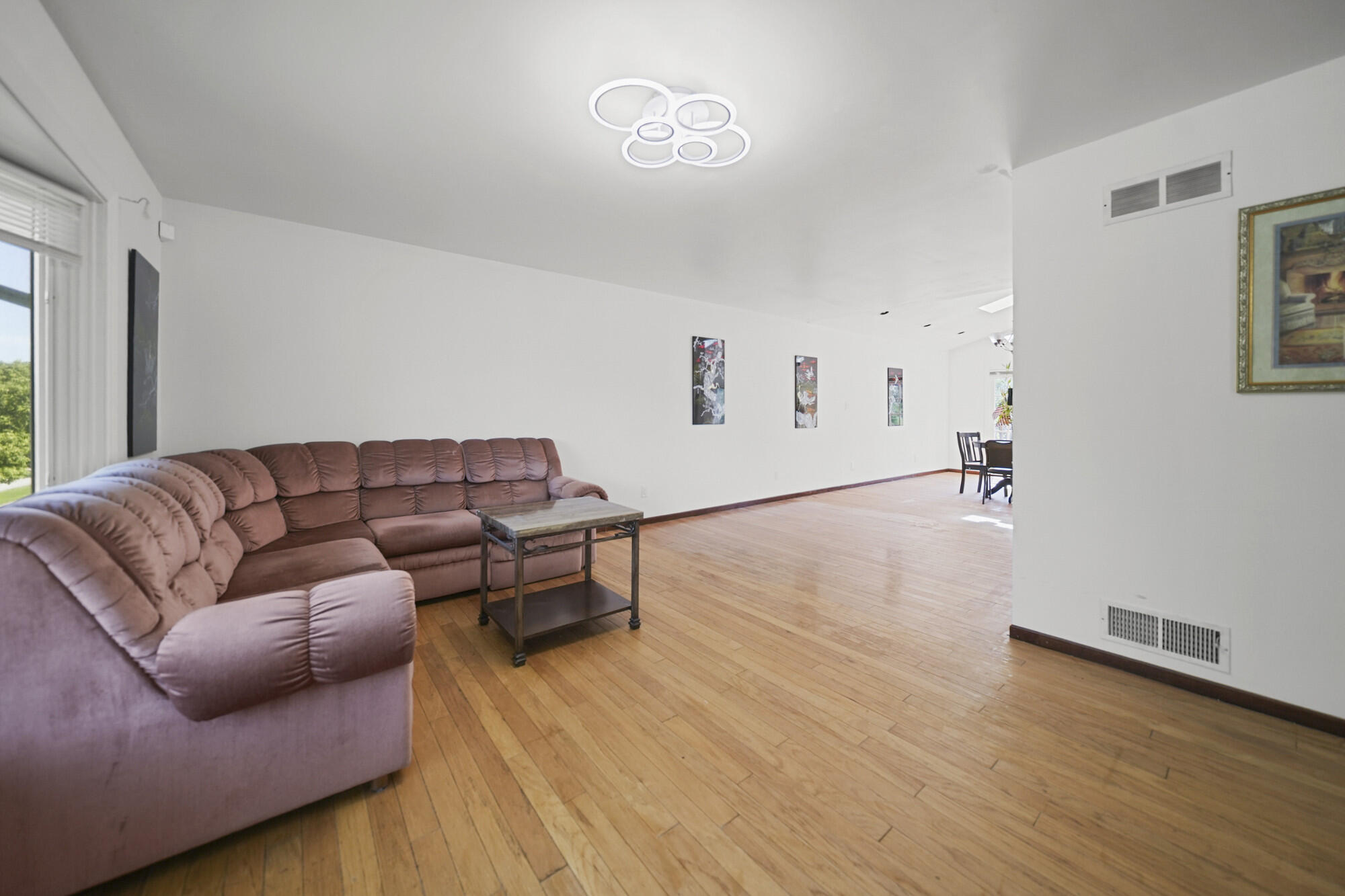 2504 Victoria Road