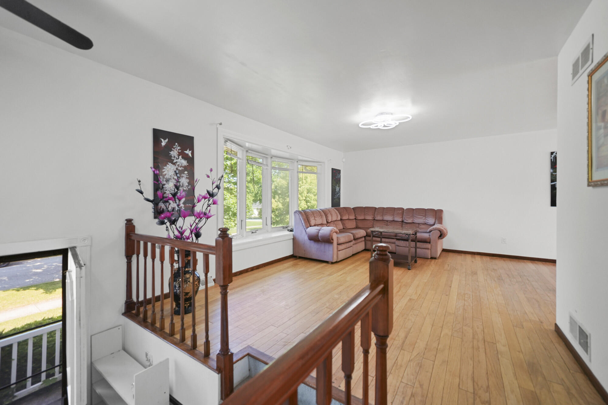 2504 Victoria Road