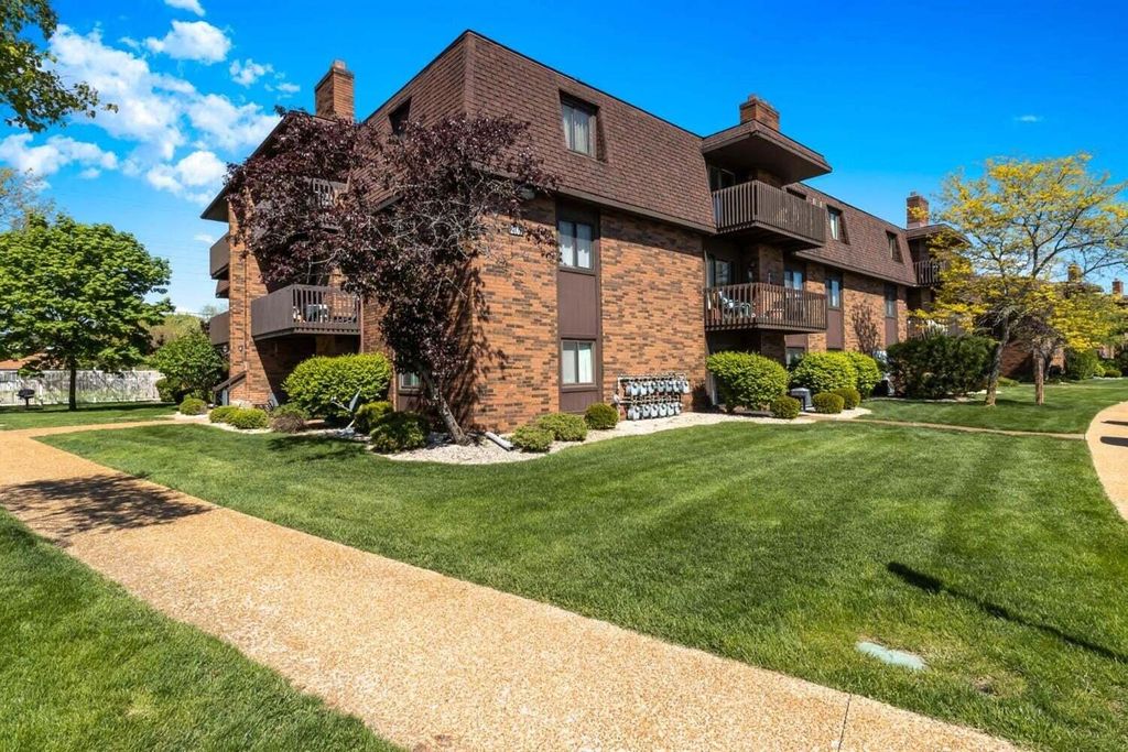 Photo of 2007 45th Street #101, Highland, IN 46322 (MLS # 829693)