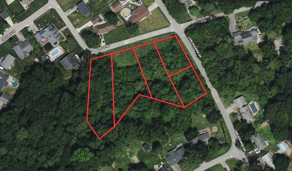 Photo of 408 Creek Road, Jeffersonville, IN 47130 (MLS # 840711)