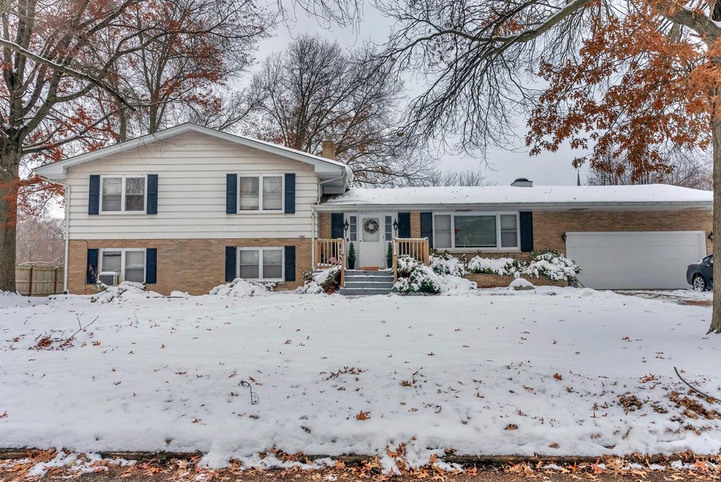 Photo of 6860 Delaware Street, Merrillville, IN 46410 (MLS # 831736)