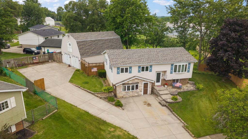 Photo of 741 Hiawatha CT, Lowell, IN 46356 (MLS # 843448)