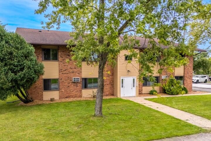 Photo of 630 N Shelby Place, Hobart, IN 46342 (MLS # 847170)