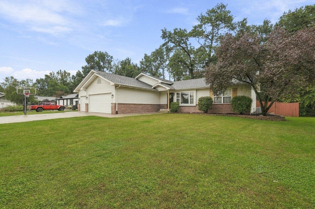 Photo of 2340 Cedar Creek Circle, Portage, IN 46368 (MLS # 846472)
