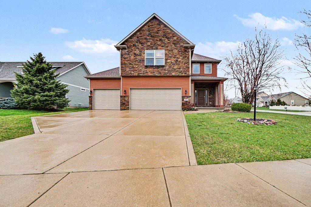 Photo of 2411 Nottingham Drive, Valparaiso, IN 46383 (MLS # 836384)