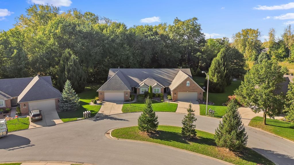 Photo of 6140 Avocet Circle, Hobart, IN 46342 (MLS # 829281)