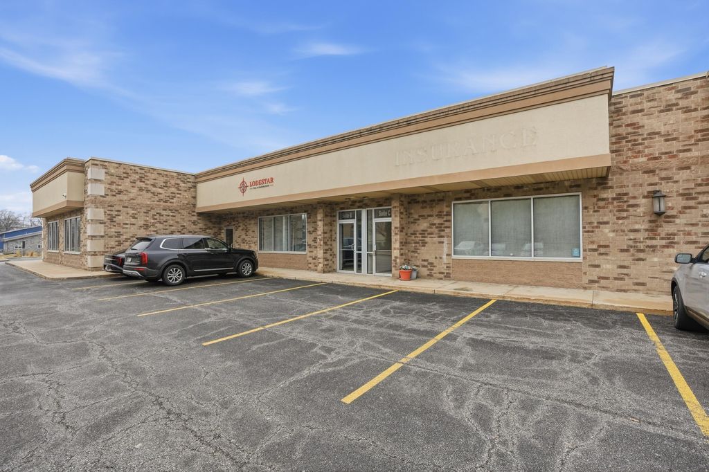 Photo of 8025 Wicker Avenue #B&amp;c, Saint John, IN 46373 (MLS # 835203)