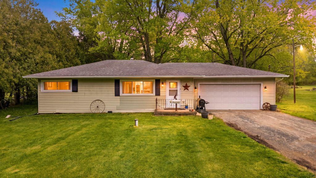 Photo of 15905 White Oak Avenue, Lowell, IN 46356 (MLS # 838042)