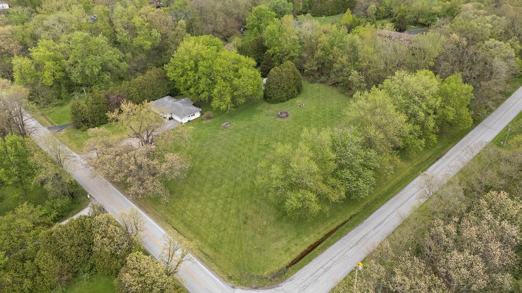 Photo of 15905 White Oak Avenue, Lowell, IN 46356 (MLS # 838042)