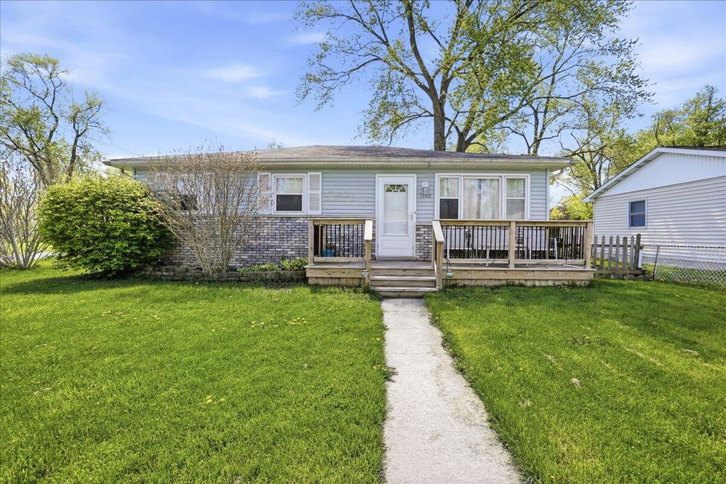 Photo of 1709 E Rand Street, Hobart, IN 46342 (MLS # 837693)