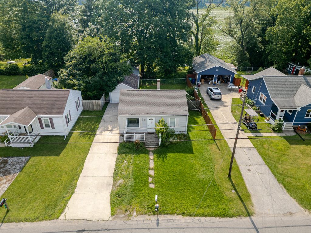 Photo of 906 Park Street, La Porte, IN 46350 (MLS # 842120)
