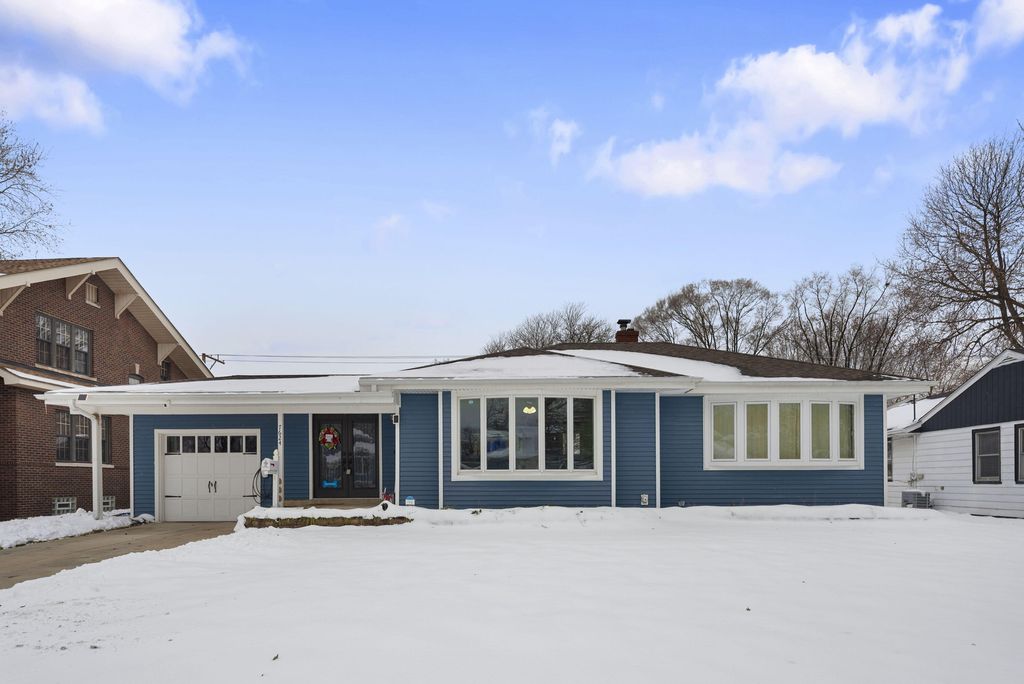 Photo of 7624 Forest Avenue, Munster, IN 46321 (MLS # 831428)