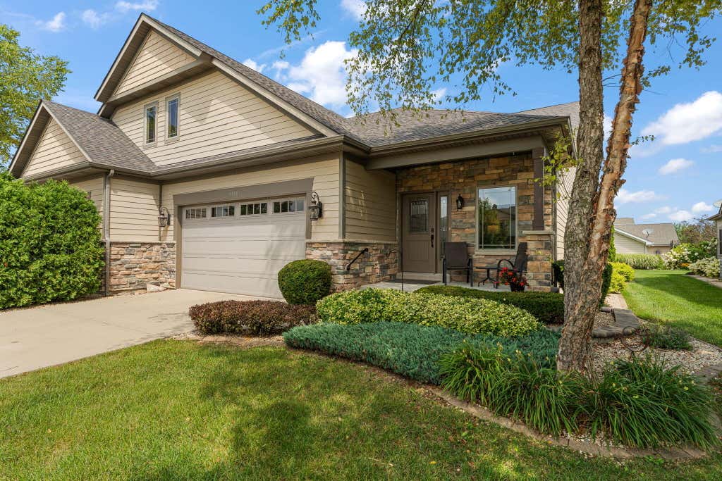 Photo of 9390 W 107th Place, Saint John, IN 46373 (MLS # 843672)