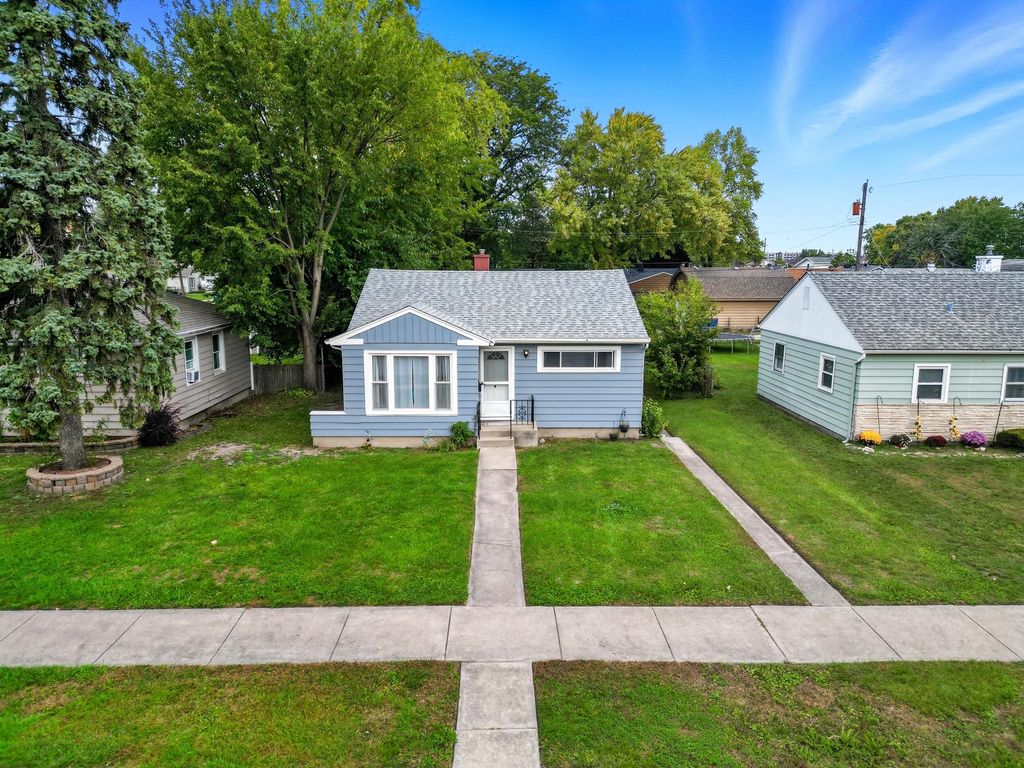 Photo of 2639 Grand Boulevard, Highland, IN 46322 (MLS # 829407)