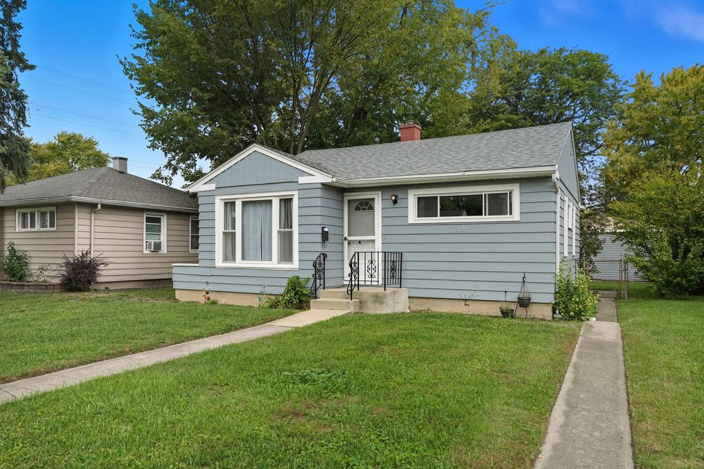 Photo of 2639 Grand Boulevard, Highland, IN 46322 (MLS # 829407)