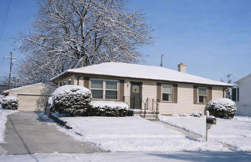 Photo of 2454 Poplar Lane, Lafayette, IN 47905 (MLS # 833382)