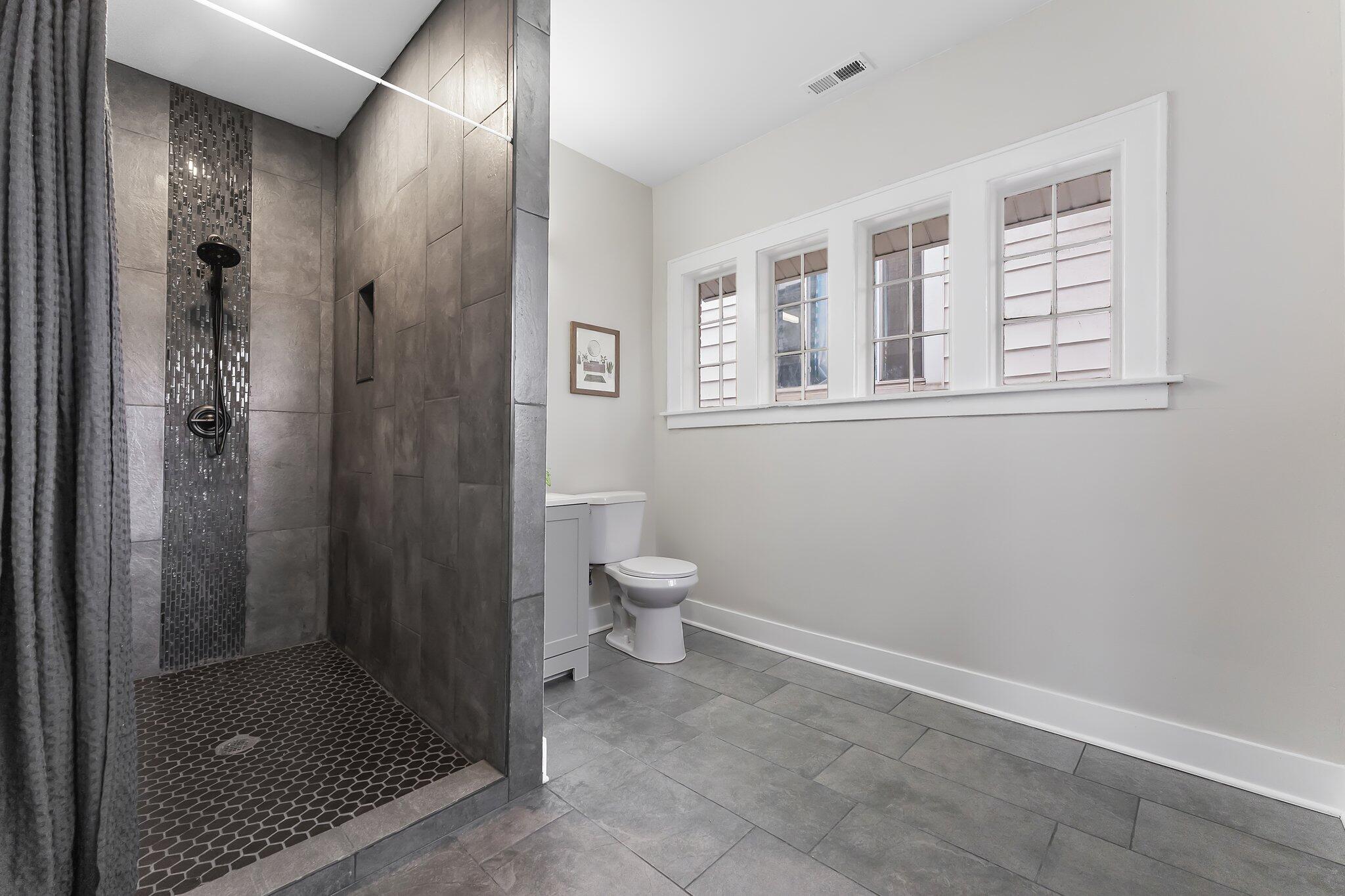 Gary, Indiana 46402, United States, 4 Bedrooms Bedrooms, ,3 BathroomsBathrooms,Residential,Pending,111325