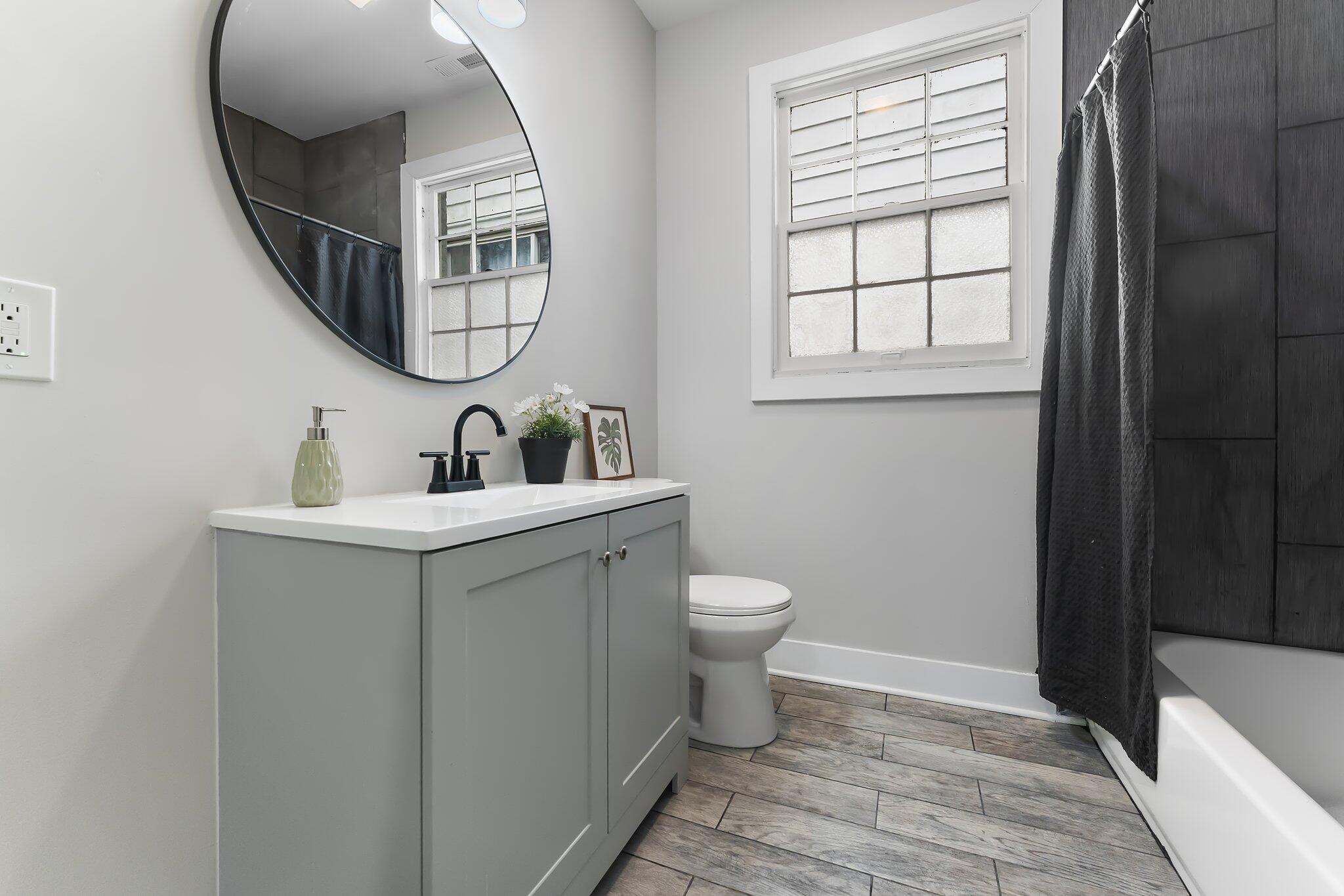 Gary, Indiana 46402, United States, 4 Bedrooms Bedrooms, ,3 BathroomsBathrooms,Residential,Pending,111325