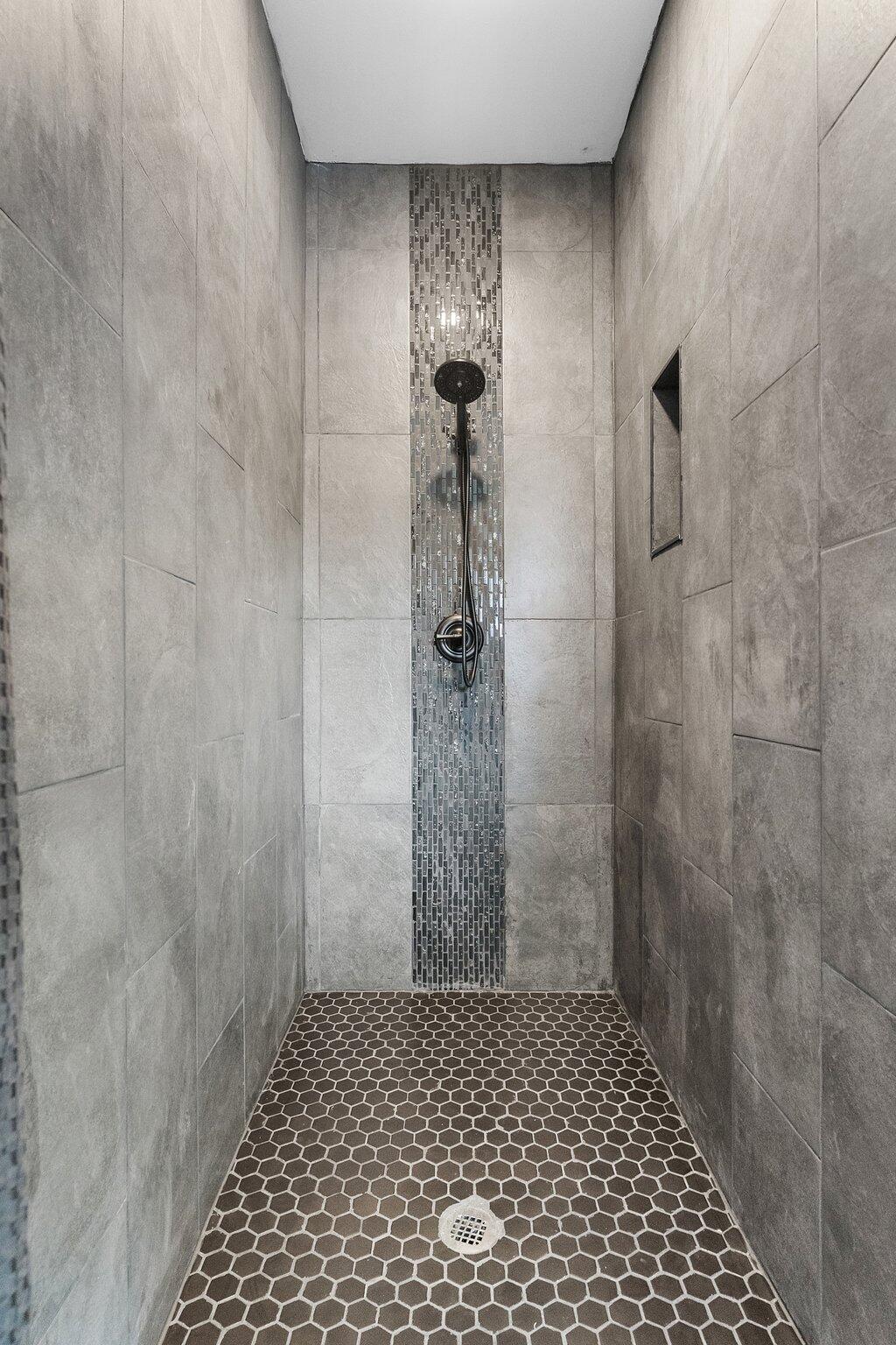 Gary, Indiana 46402, United States, 4 Bedrooms Bedrooms, ,3 BathroomsBathrooms,Residential,Pending,111325