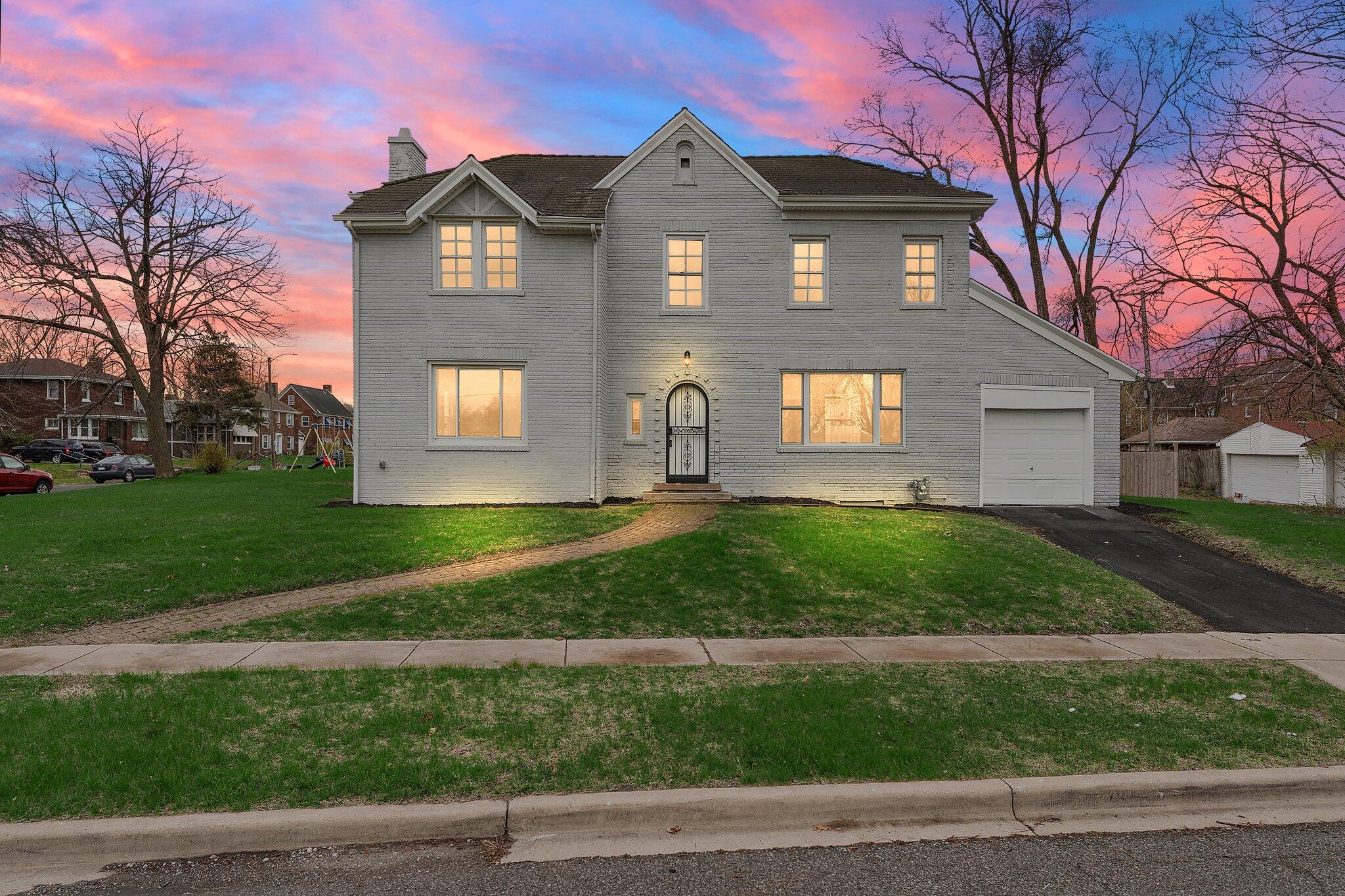 Gary, Indiana 46402, United States, 4 Bedrooms Bedrooms, ,3 BathroomsBathrooms,Residential,Pending,111325 Gary, Indiana 46402, United States, 4 Bedrooms Bedrooms, ,3 BathroomsBathrooms,Residential,Pending,111325