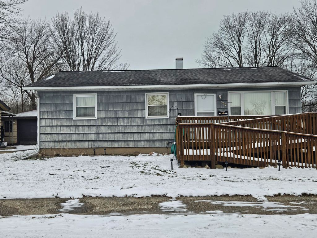 Photo of 309 Redpath Avenue, Michigan City, IN 46360 (MLS # 832378)