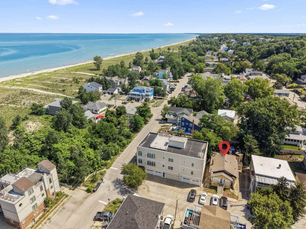 Photo of 115 N Lake Avenue, Michigan City, IN 46360 (MLS # 843566)