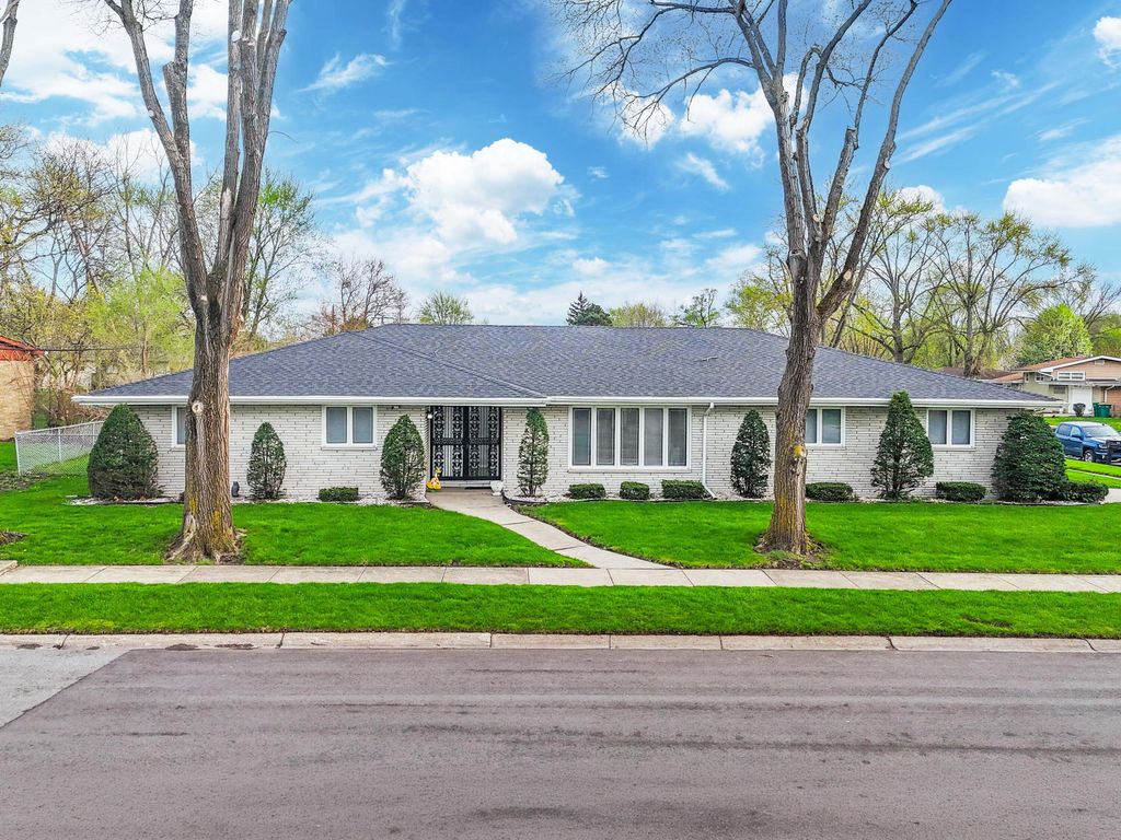 Photo of 5301 Delaware Street, Merrillville, IN 46410 (MLS # 837340)