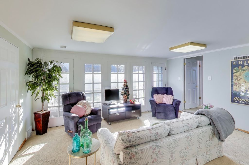 Photo of 108 Beverly Place, Munster, IN 46321 (MLS # 831325)