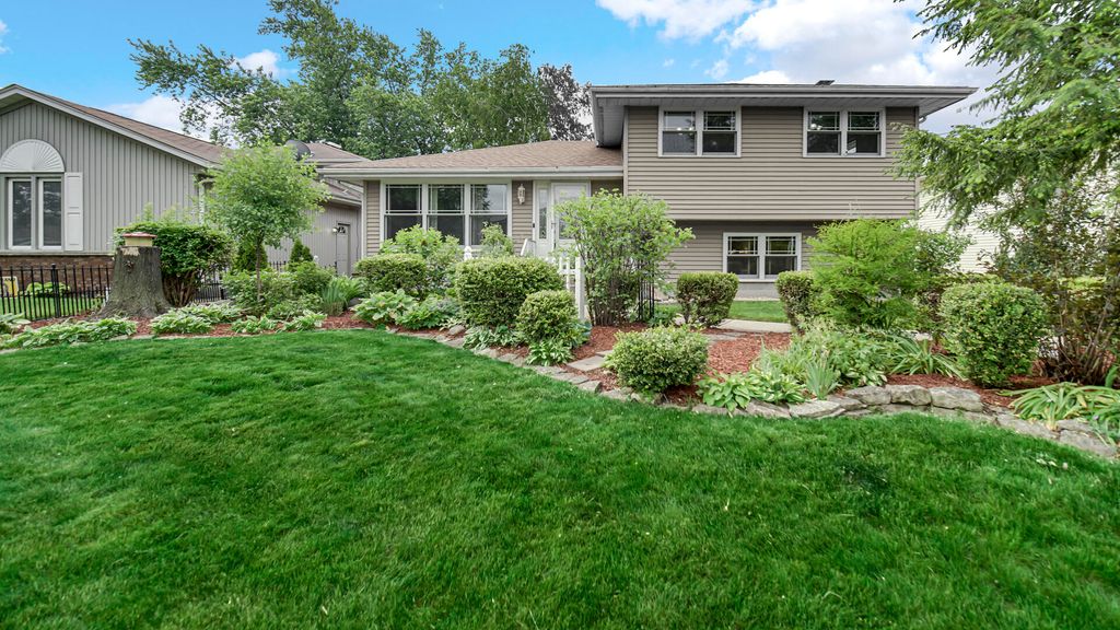 Photo of 3502 42nd Street, Highland, IN 46322 (MLS # 839330)