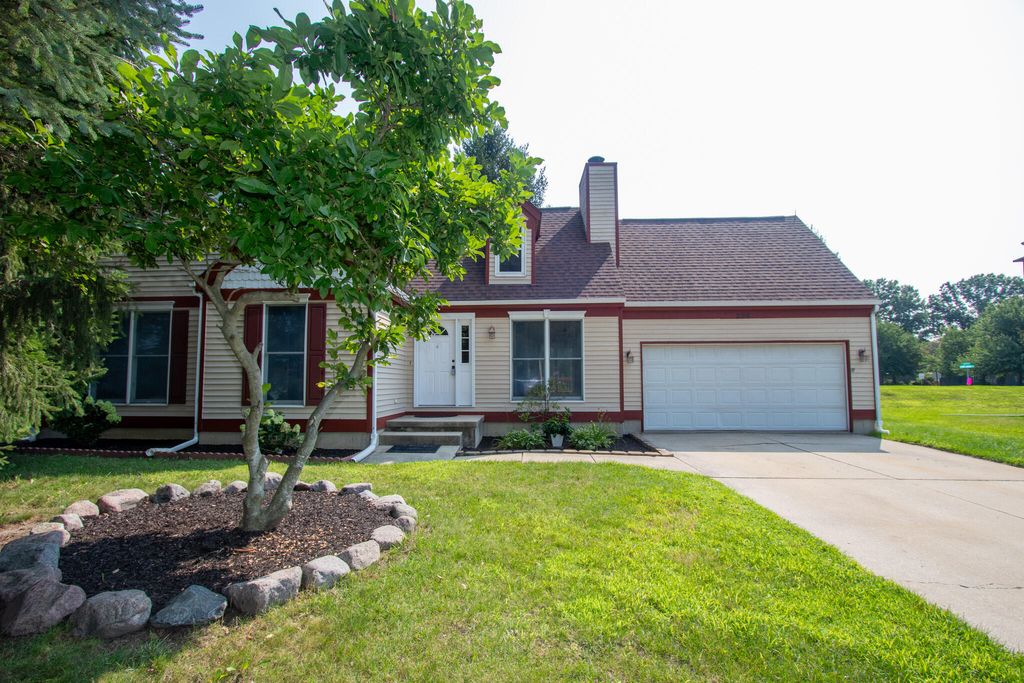 Photo of 399 Conestoga Drive, Chesterton, IN 46304 (MLS # 832412)