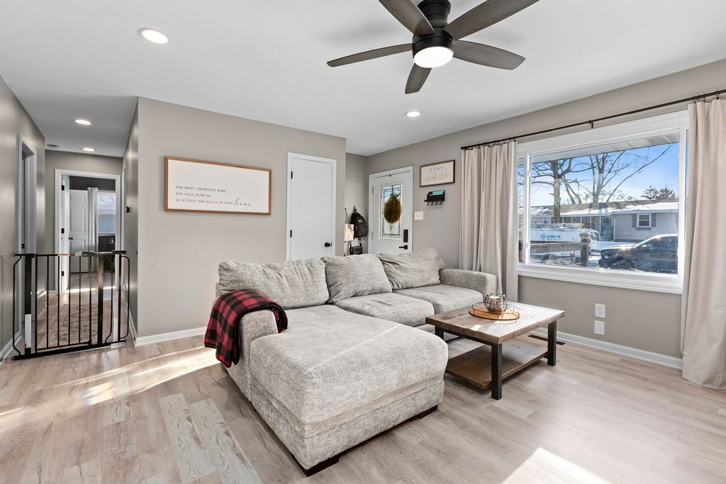 Photo of 7849 Hanley Street, Schererville, IN 46375 (MLS # 833608)