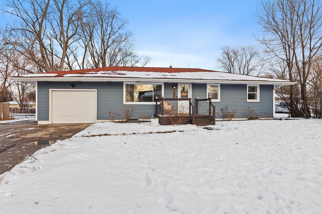 Photo of 7849 Hanley Street, Schererville, IN 46375 (MLS # 833608)