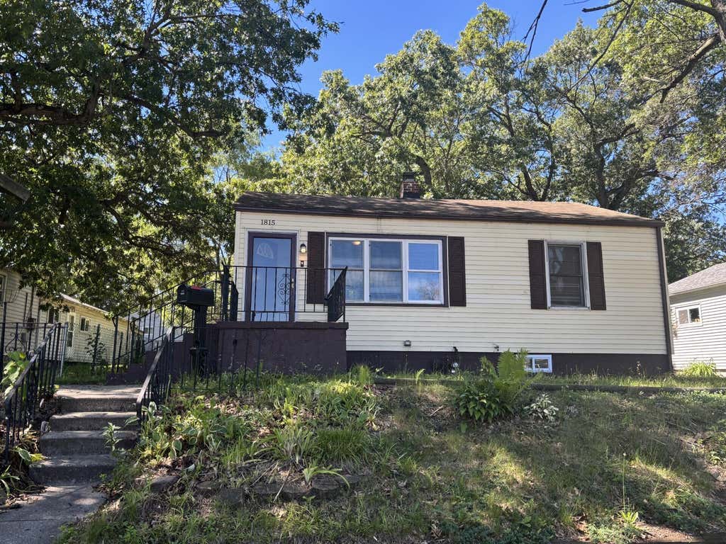Photo of 1815 E 28th Avenue, Lake Station, IN 46405 (MLS # 841056)