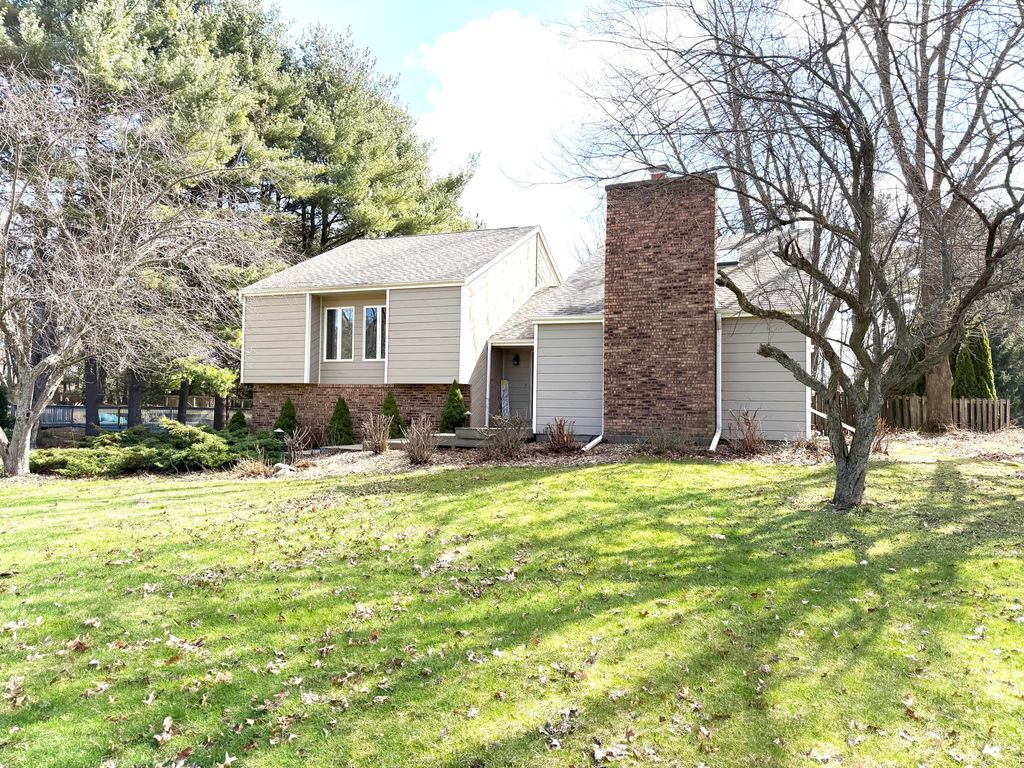 Photo of 1587 N Rustic Drive, La Porte, IN 46350 (MLS # 835914)