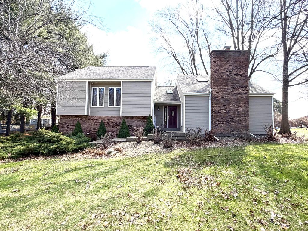 Photo of 1587 N Rustic Drive, La Porte, IN 46350 (MLS # 835914)